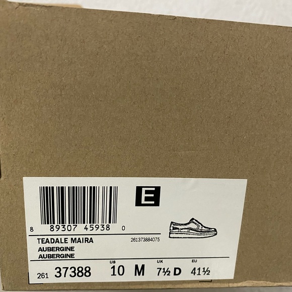 Ladies’ Oxfords by Clarks - Picture 10 of 14